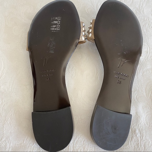 Giuseppe Zanotti Crystal Embellished Metallic Silver slide sandals - Picture 4 of 7